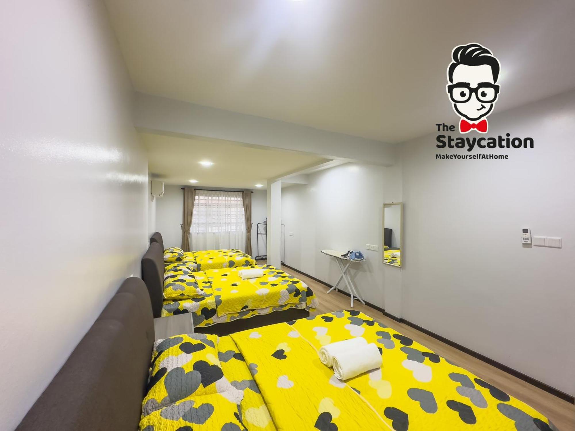 Staycation Homestay 51 Luxe Garden Homestay Кучінг Екстер'єр фото