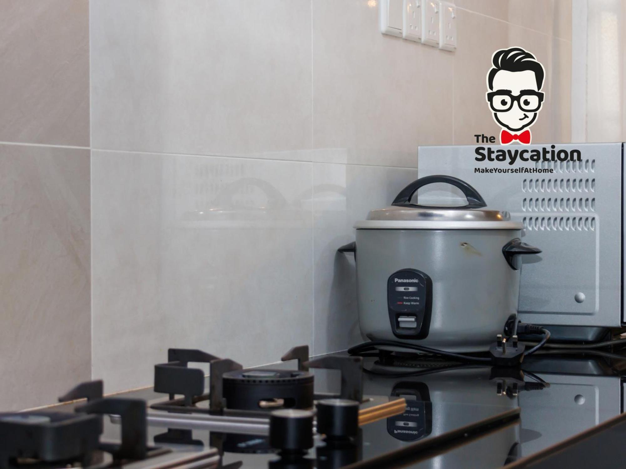 Staycation Homestay 51 Luxe Garden Homestay Кучінг Екстер'єр фото
