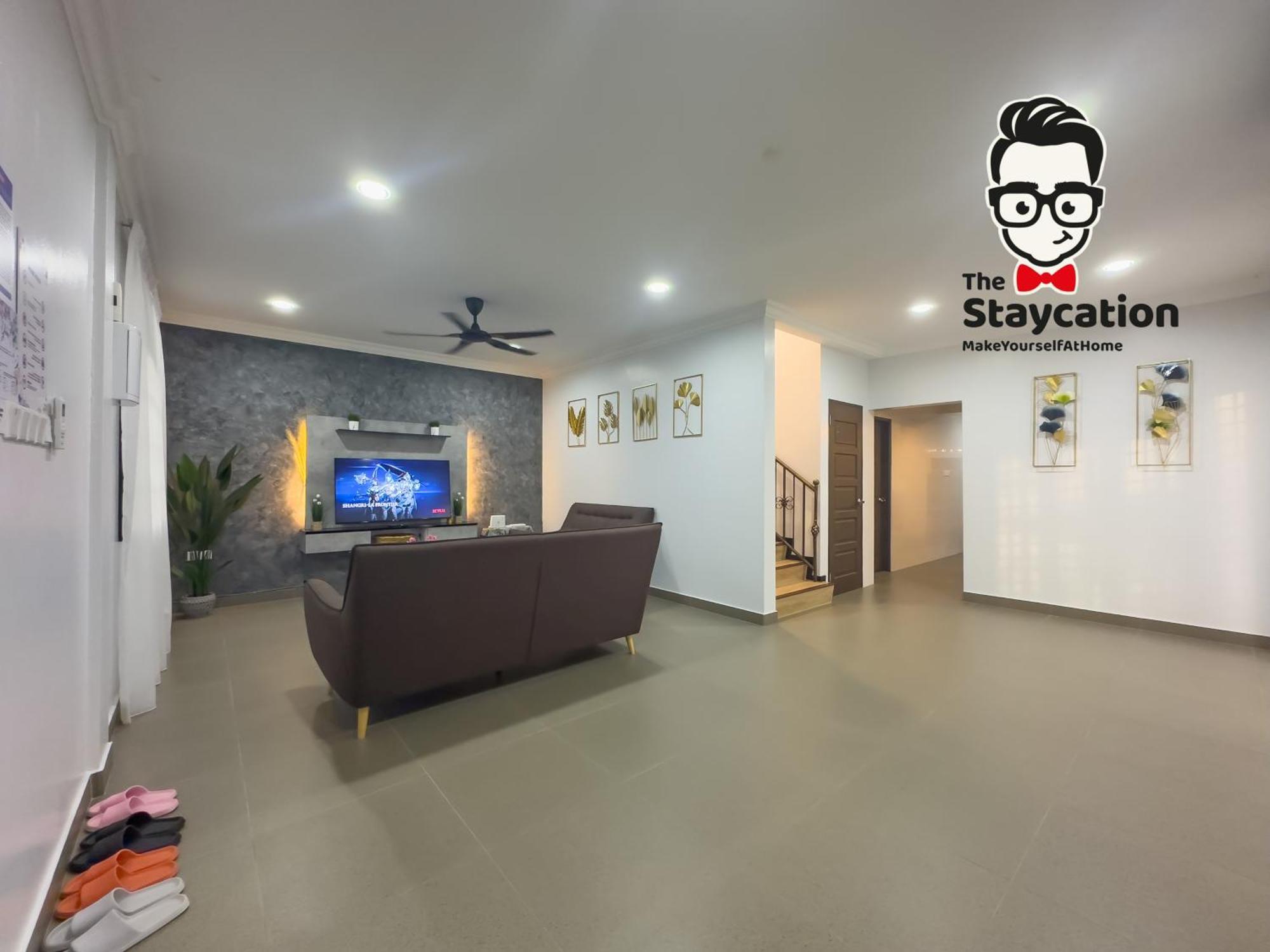 Staycation Homestay 51 Luxe Garden Homestay Кучінг Екстер'єр фото